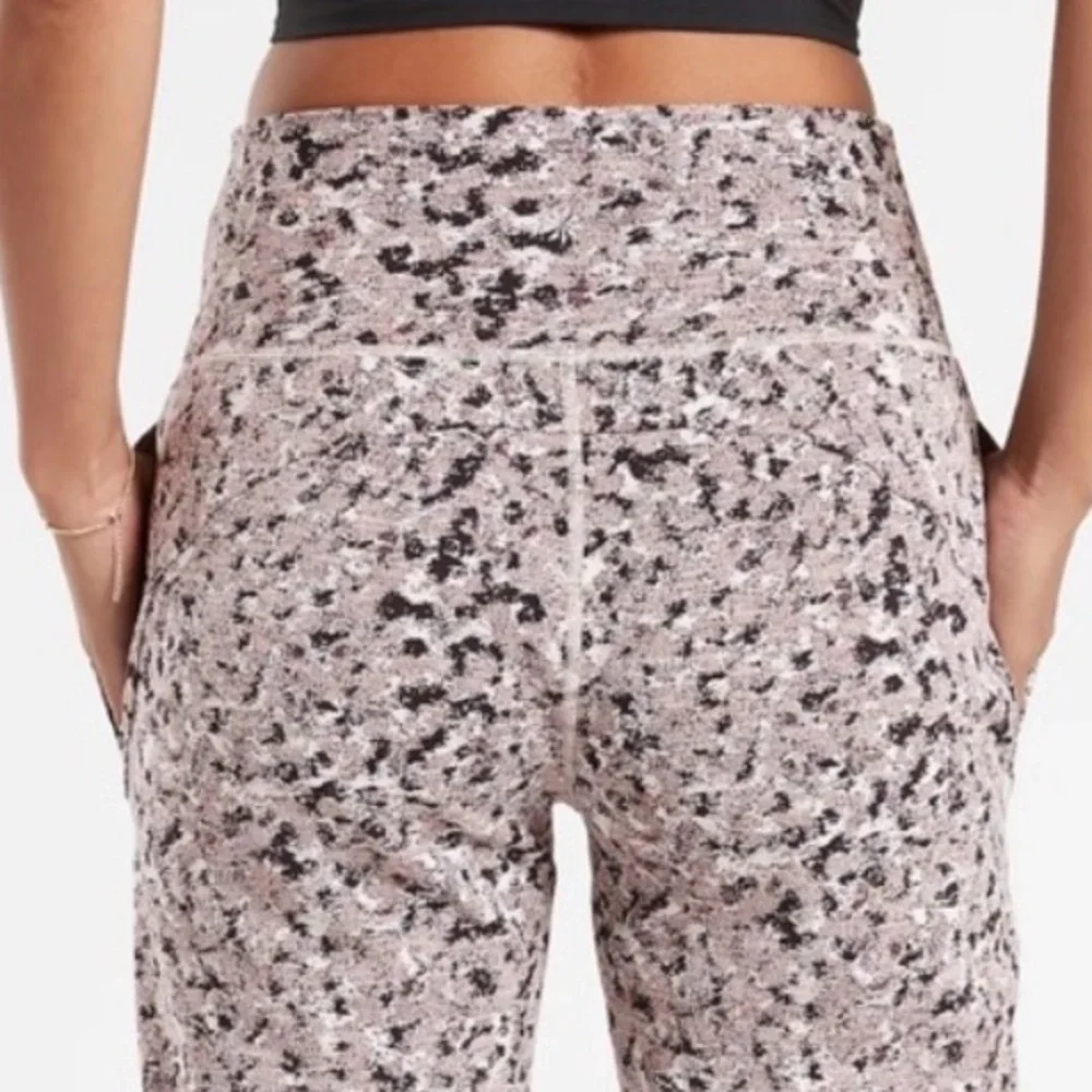 Athleta‎ Salutation Textured High Rise Joggers Medium